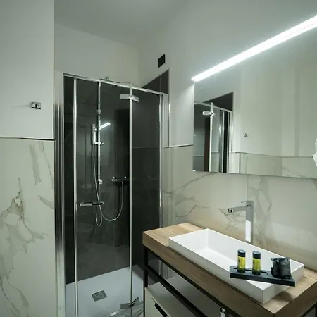 Building Hotel 4*