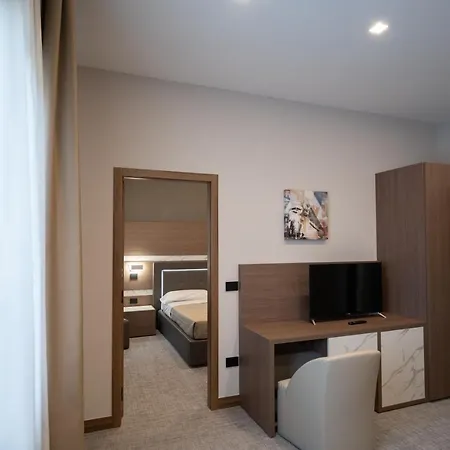 Hotel Building 4*
