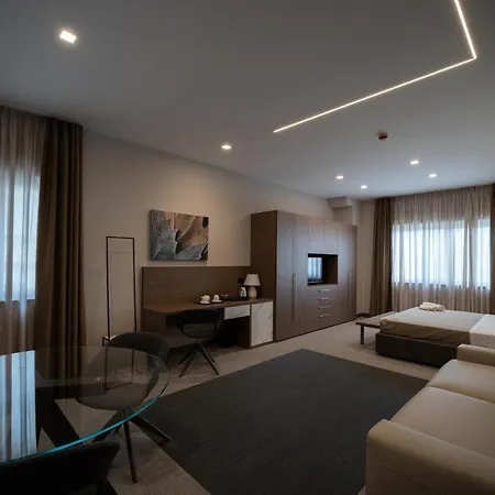 Szálloda Building 4*