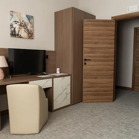Hotel Building 4*