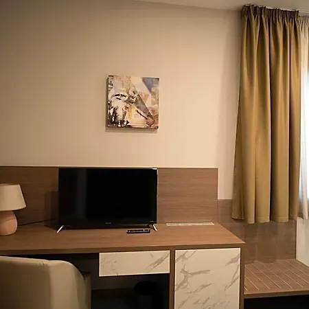 فندق Building 4*