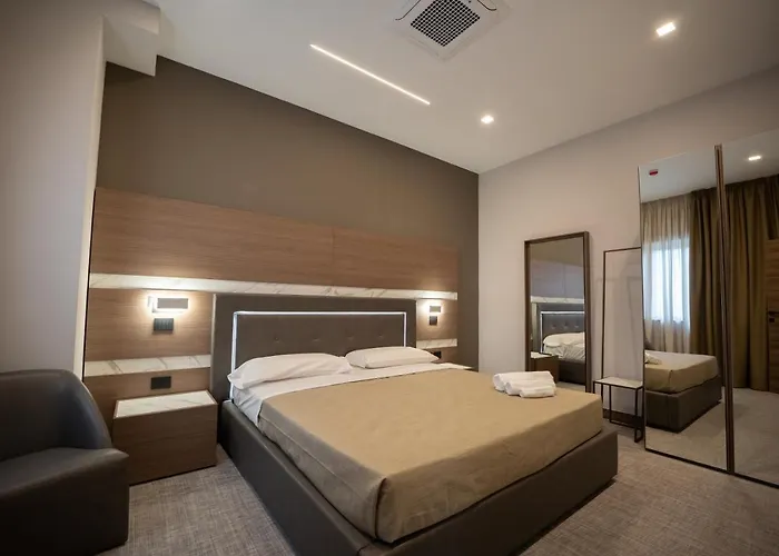 Building فندق Teverola